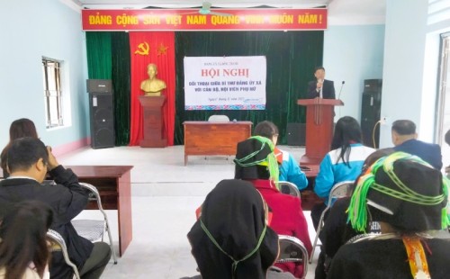 Bí Thư đảng uỷ xã Đông Thành đối thoại với cán bộ, Hội viên phụ nữ thôn Khuổi Trì