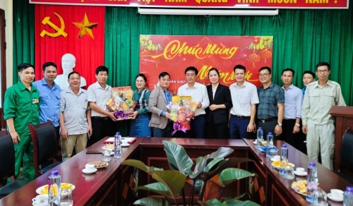 Chủ tịch UBND huyện Phùng Viết Vinh Chúc tết các Nhà máy Thủy Điện trên địa bàn xổ số trực tuyến miền trung
